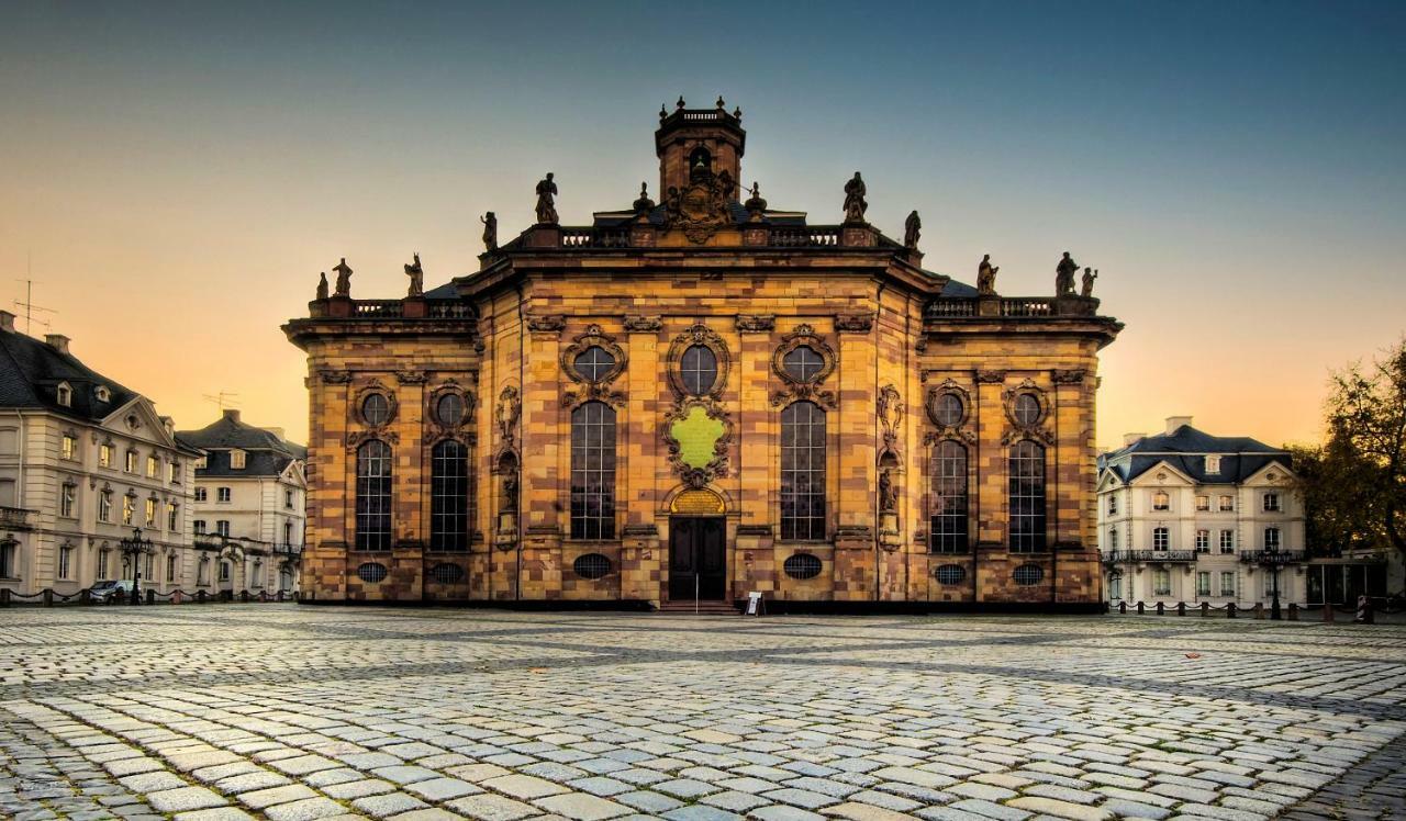 Im Grunen Am Stadtrand Saarbruecken Exterior photo